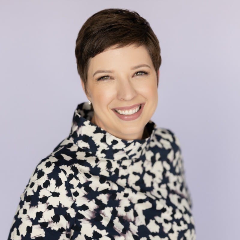Nicki Van Veen
